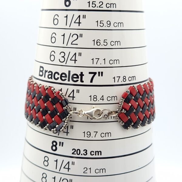 Bracelet tissé en perles Miyuki half tila rouge et noir – Image 3