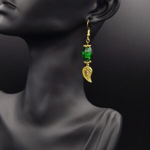 Boucles d’oreilles vertes feuilles dorées
