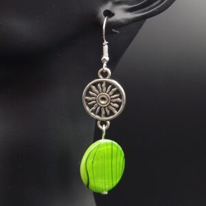 Boucles d’oreilles palets verts et soleil argenté