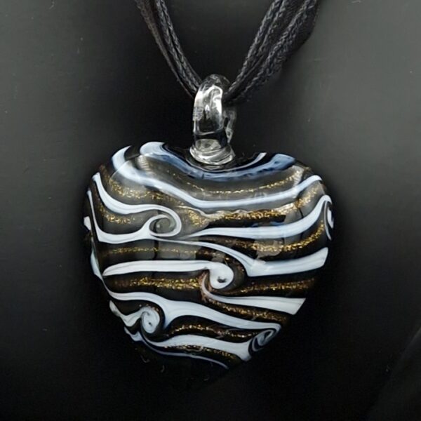 Collier coeur noir – Image 2