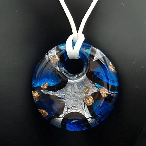 Collier disque bleu – Image 2