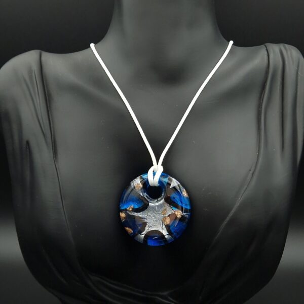 Collier disque bleu