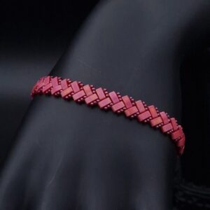Bracelet tissé en perles Miyuki half tila framboise